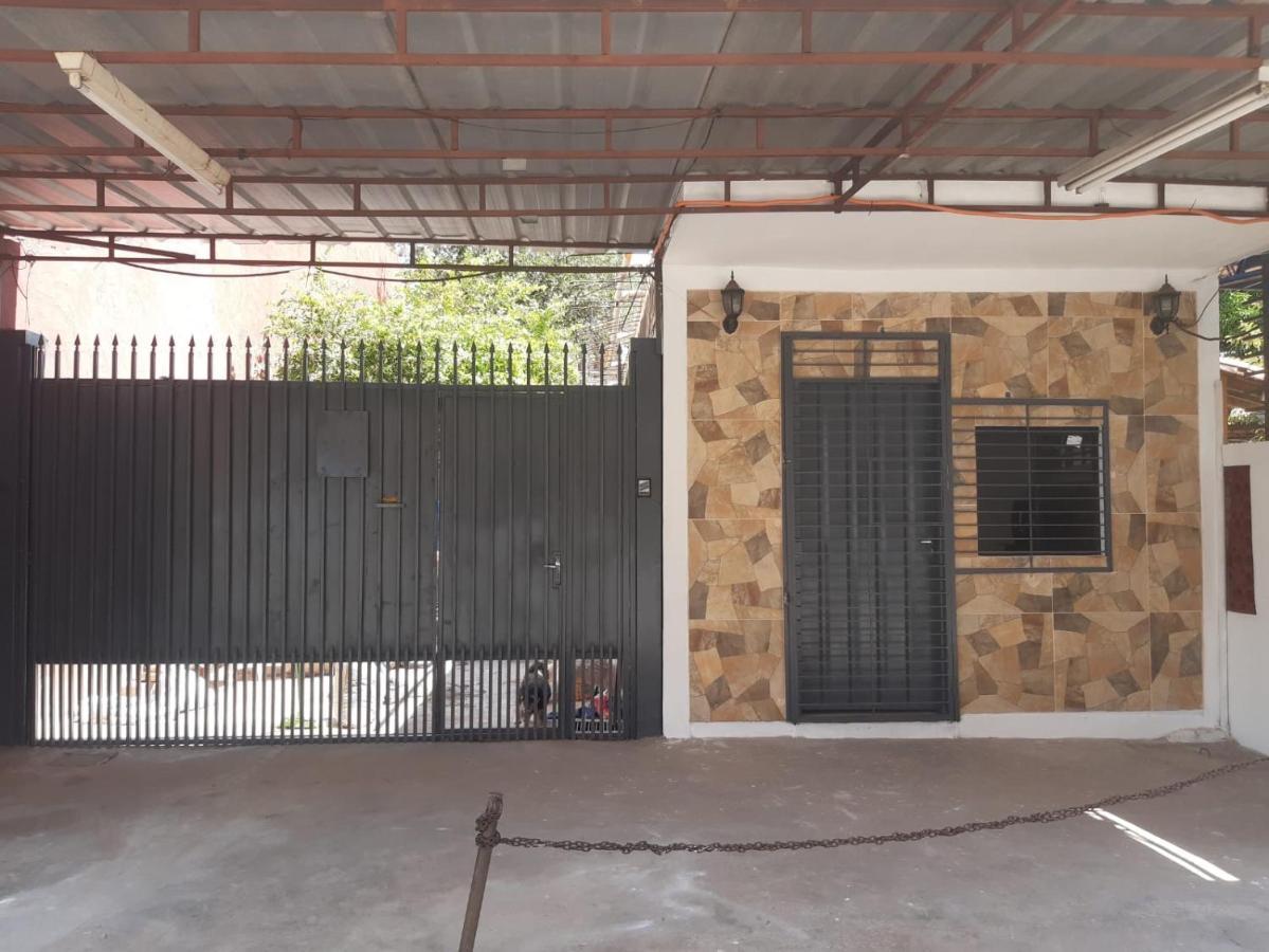 Habitacion En Casa Zona Asuncion Luaran gambar